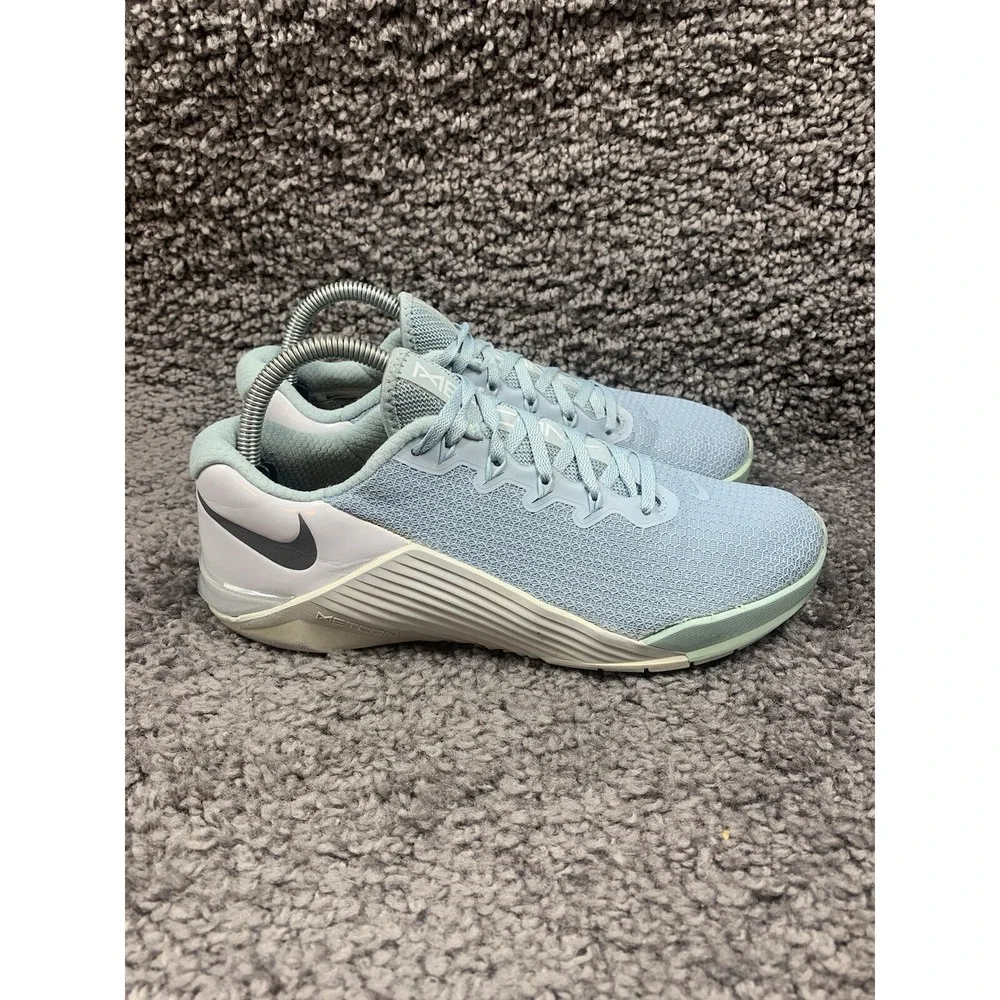 Nike Womens Metcon 5 AO2982-303 Gray Running Shoes Sneakers Size 9.5